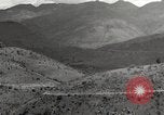 Standbild Burma road Birma, 1944, aus Sekunde 56 historischem Filmmaterial Videoclip 65675061637