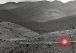 Standbild Burma road Birma, 1944, aus Sekunde 57 historischem Filmmaterial Videoclip 65675061637