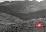 Standbild Burma road Birma, 1944, aus Sekunde 60 historischem Filmmaterial Videoclip 65675061637