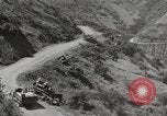 Standbild Burma road Birma, 1944, aus Sekunde 11 historischem Filmmaterial Videoclip 65675061638