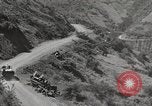 Standbild Burma road Birma, 1944, aus Sekunde 15 historischem Filmmaterial Videoclip 65675061638