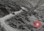 Standbild Burma road Birma, 1944, aus Sekunde 24 historischem Filmmaterial Videoclip 65675061638