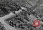 Standbild Burma road Birma, 1944, aus Sekunde 25 historischem Filmmaterial Videoclip 65675061638