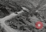 Standbild Burma road Birma, 1944, aus Sekunde 26 historischem Filmmaterial Videoclip 65675061638