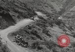 Standbild Burma road Birma, 1944, aus Sekunde 29 historischem Filmmaterial Videoclip 65675061638