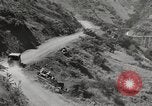 Standbild Burma road Birma, 1944, aus Sekunde 33 historischem Filmmaterial Videoclip 65675061638