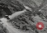 Standbild Burma road Birma, 1944, aus Sekunde 34 historischem Filmmaterial Videoclip 65675061638