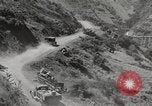 Standbild Burma road Birma, 1944, aus Sekunde 38 historischem Filmmaterial Videoclip 65675061638