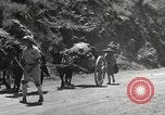 Standbild Burma road Birma, 1944, aus Sekunde 52 historischem Filmmaterial Videoclip 65675061638