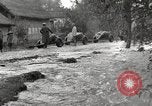 Image a inondé l'autoroute Panjao Birmanie, 1944, de la seconde 60 séquences d'archives historiques vidéo 65675061640