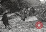Image des coolies chinois la Birmanie, 1944, de la seconde 55 séquences d'archives historiques vidéo 65675061641