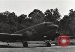 Standbild C-47 Flugzeuge Birma, 1944, aus Sekunde 28 historischem Filmmaterial Videoclip 65675061653