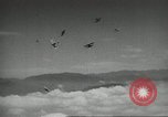Standbild Kurze Geschichte der Fallschirme Europa, 1940, aus Sekunde 10 historischem Filmmaterial Videoclip 65675061683