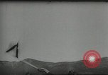 Standbild Kurze Geschichte der Fallschirme Europa, 1940, aus Sekunde 56 historischem Filmmaterial Videoclip 65675061683