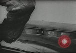 Standbild Kurze Geschichte der Fallschirme Europa, 1940, aus Sekunde 59 historischem Filmmaterial Videoclip 65675061683