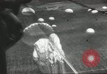 Standbild US Army Fallschirmjäger Ausbildung United States USA, 1941, aus Sekunde 18 historischem Filmmaterial Videoclip 65675061684
