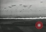Standbild US Army Fallschirmjäger Ausbildung United States USA, 1941, aus Sekunde 30 historischem Filmmaterial Videoclip 65675061684