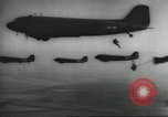 Standbild US Army Fallschirmjäger Ausbildung United States USA, 1941, aus Sekunde 40 historischem Filmmaterial Videoclip 65675061684