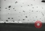Standbild US Army Fallschirmjäger Ausbildung United States USA, 1941, aus Sekunde 48 historischem Filmmaterial Videoclip 65675061684