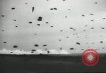 Standbild US Army Fallschirmjäger Ausbildung United States USA, 1941, aus Sekunde 49 historischem Filmmaterial Videoclip 65675061684