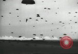 Standbild US Army Fallschirmjäger Ausbildung United States USA, 1941, aus Sekunde 50 historischem Filmmaterial Videoclip 65675061684