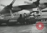 Image Nous manoeuvres de parachutage aéroportée United States USA, 1962, de la seconde 6 séquences d'archives historiques vidéo 65675061690