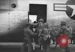 Image Nous manoeuvres de parachutage aéroportée United States USA, 1962, de la seconde 7 séquences d'archives historiques vidéo 65675061690