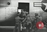 Image Nous manoeuvres de parachutage aéroportée United States USA, 1962, de la seconde 8 séquences d'archives historiques vidéo 65675061690
