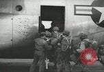 Image Nous manoeuvres de parachutage aéroportée United States USA, 1962, de la seconde 10 séquences d'archives historiques vidéo 65675061690