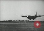 Image Nous manoeuvres de parachutage aéroportée United States USA, 1962, de la seconde 20 séquences d'archives historiques vidéo 65675061690