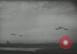 Image Nous manoeuvres de parachutage aéroportée United States USA, 1962, de la seconde 23 séquences d'archives historiques vidéo 65675061690
