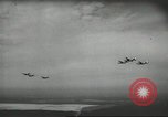 Image Nous manoeuvres de parachutage aéroportée United States USA, 1962, de la seconde 24 séquences d'archives historiques vidéo 65675061690