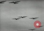 Image Nous manoeuvres de parachutage aéroportée United States USA, 1962, de la seconde 26 séquences d'archives historiques vidéo 65675061690