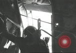 Image Nous manoeuvres de parachutage aéroportée United States USA, 1962, de la seconde 35 séquences d'archives historiques vidéo 65675061690