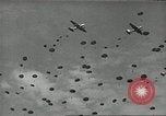 Image Nous manoeuvres de parachutage aéroportée United States USA, 1962, de la seconde 40 séquences d'archives historiques vidéo 65675061690