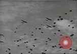 Image Nous manoeuvres de parachutage aéroportée United States USA, 1962, de la seconde 45 séquences d'archives historiques vidéo 65675061690