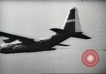 Image Nous manoeuvres de parachutage aéroportée United States USA, 1962, de la seconde 60 séquences d'archives historiques vidéo 65675061690