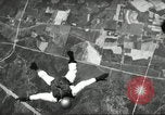 Image l'équipe de parachutistes de l'Armée américaine United States USA, 1962, de la seconde 10 séquences d'archives historiques vidéo 65675061691