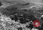 Standbild Kapitän Audie Murphy der 36th Division Texas National Guard Korea, 1950, aus Sekunde 31 historischem Filmmaterial Videoclip 65675061702