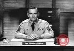 Standbild Kapitän Audie Murphy der 36th Division Texas National Guard Korea, 1950, aus Sekunde 54 historischem Filmmaterial Videoclip 65675061702