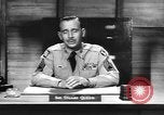 Standbild Kapitän Audie Murphy der 36th Division Texas National Guard Korea, 1950, aus Sekunde 59 historischem Filmmaterial Videoclip 65675061702