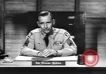 Standbild Kapitän Audie Murphy der 36th Division Texas National Guard Korea, 1950, aus Sekunde 62 historischem Filmmaterial Videoclip 65675061702