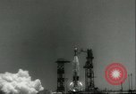 Standbild Rakete Schmierblutungen Satelliten Cape Canaveral Florida USA, 1960, aus Sekunde 26 historischem Filmmaterial Videoclip 65675061717