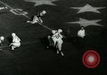 Image match de football Chicago Illinois USA, 1960, de la seconde 16 séquences d'archives historiques vidéo 65675061724