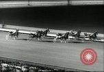 Standbild internationale Trabrennen Meisterschaft New York United States USA, 1960, aus Sekunde 55 historischem Filmmaterial Videoclip 65675061733