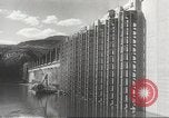 Immagine di Grand Coulee dam Washington State United States USA, 1942, secondo 10 filmato di repertorio 65675061757