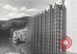 Immagine di Grand Coulee dam Washington State United States USA, 1942, secondo 12 filmato di repertorio 65675061757