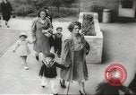 Immagine di Donne americane i lavoratori di guerra United States USA, 1942, secondo 8 filmato di repertorio 65675061759