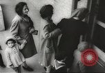Immagine di Donne americane i lavoratori di guerra United States USA, 1942, secondo 11 filmato di repertorio 65675061759