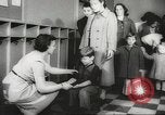 Immagine di Donne americane i lavoratori di guerra United States USA, 1942, secondo 17 filmato di repertorio 65675061759